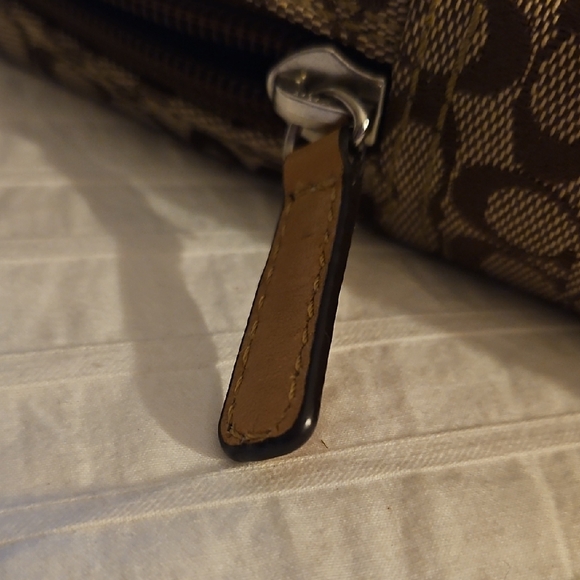 Coach Tan and Brown Signature Laptop Bag - Picture 5 of 5